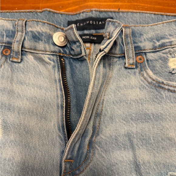 Aeropostale Light Blue Distressed Women Jeans - Picture 2 of 5